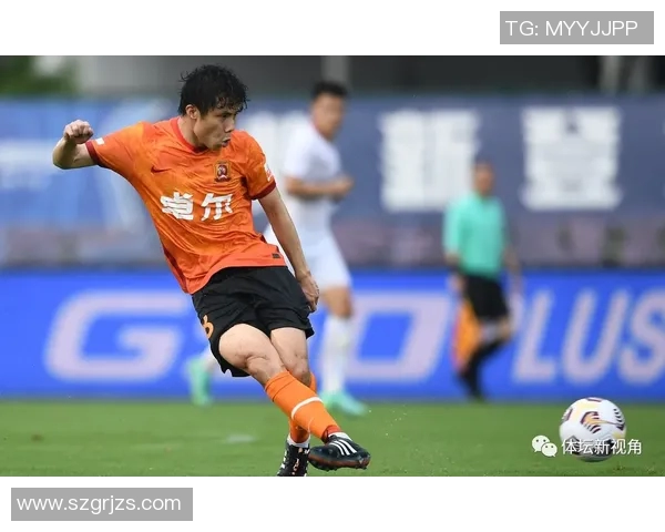 上海足球队以59分领跑冠军赛积分榜争夺冠军的激烈竞争持续升温 上海足球队以59分领跑冠军赛积分榜争夺冠军的激烈竞争持续升温