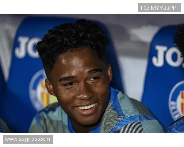 恩德里克的崛起之路：从少年天才到足球新星的传奇旅程